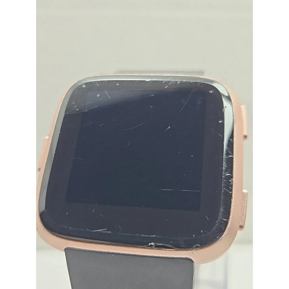 Fitbit Versa FB504 Smartwatch Fitness Heart Rate Bluetooth Activity W/ Charger
